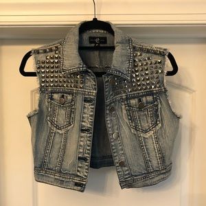FOREVER 21 studded cropped jean vest